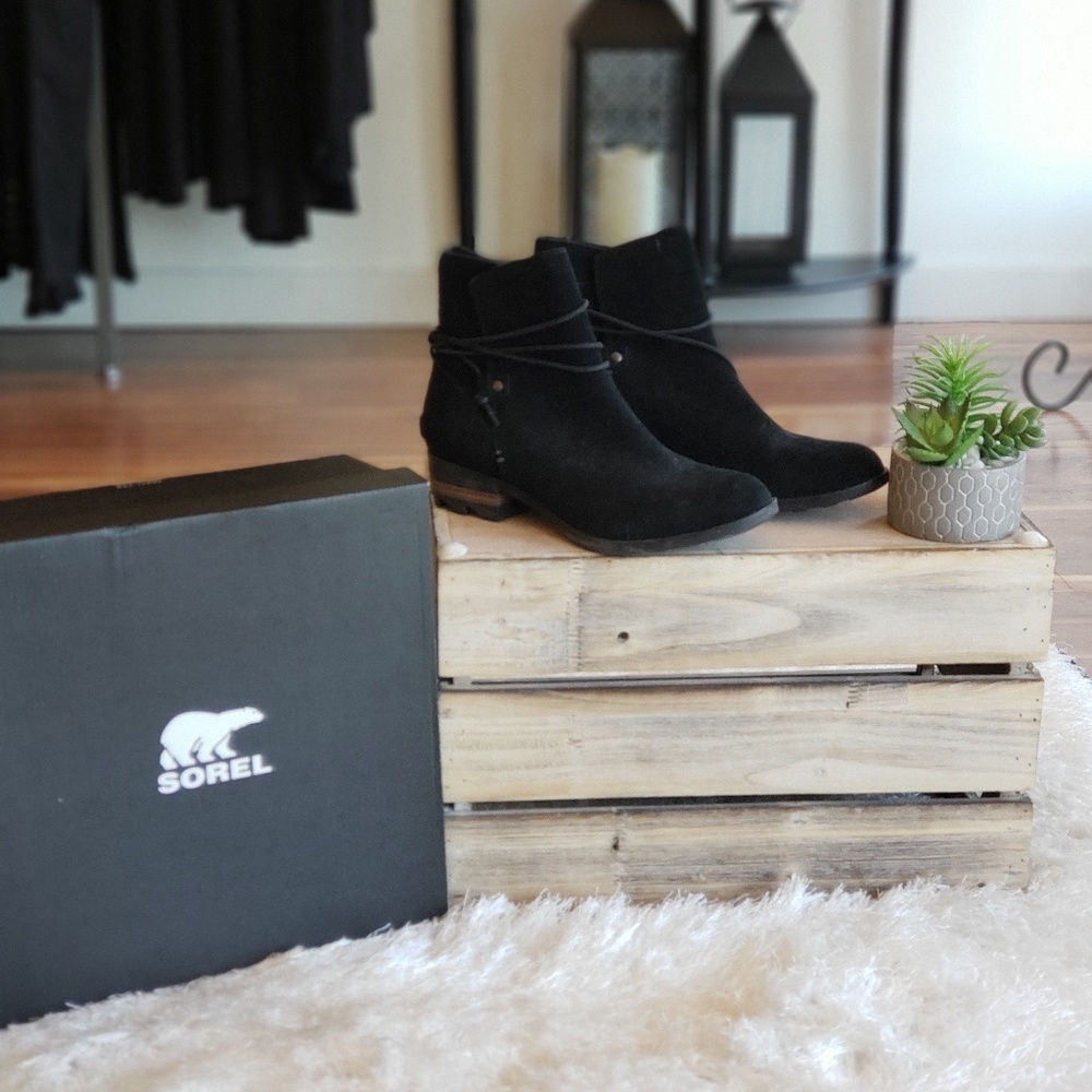 Sorel Farrah Short Boot